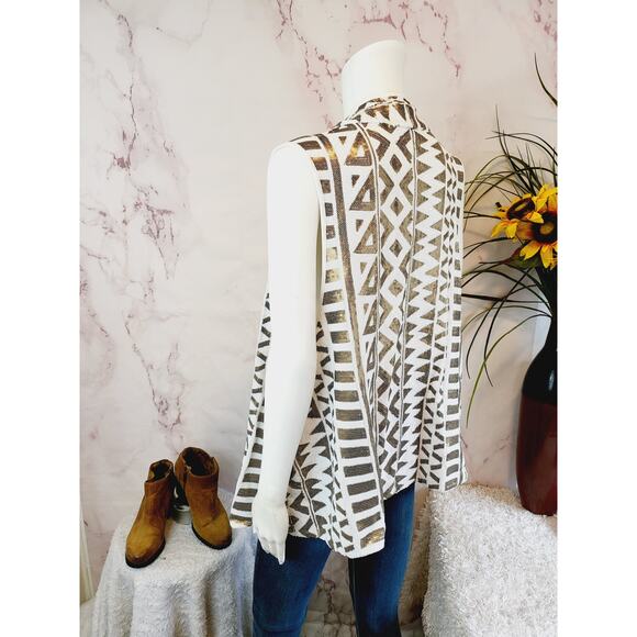 Tart Open Front Sequin Vest Geometric White Multi Graphic Sequin 3X - Picture 5 of 8